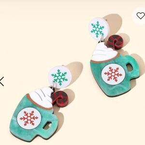 Christmas acrylic snowflake mug w cream post back earrings nwt